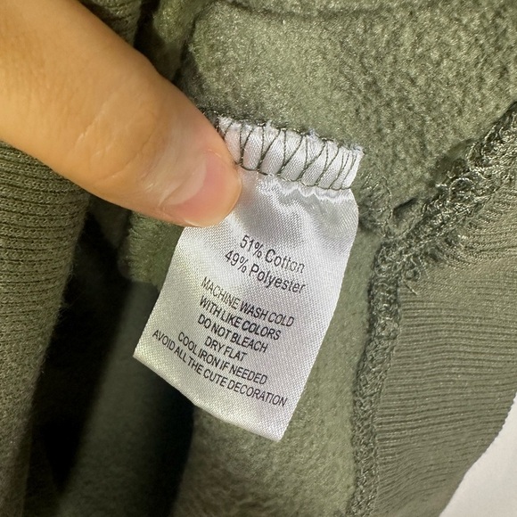 NASH Collection Iconic Sweatshirt - Picture 5 of 5